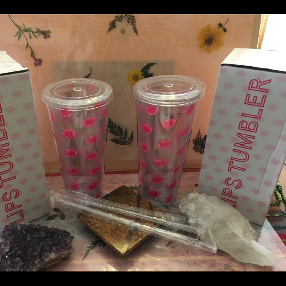 Super Cute Lips Tumbler with straw 24 oz.